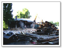 Foto von den Abbrucharbeiten des abgebrannten Clubheims